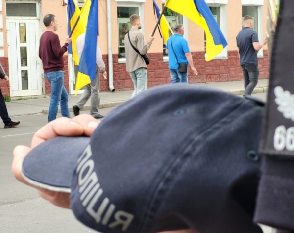 У Ковелі провели у Небесне військо 35-річного сержанта поліції Дмитра Сергієнка У Ковелі провели у Небесне військо 35-річного сержанта поліції Дмитра Сергієнка