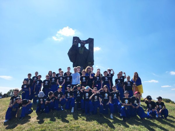 Ковельчани вшанували одну із головних національних святинь – Державний Прапор України