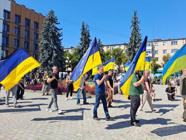 Ковельська громада попрощалася із Захисником Олександром Резванюком Ковельська громада попрощалася із Захисником Олександром Резванюком