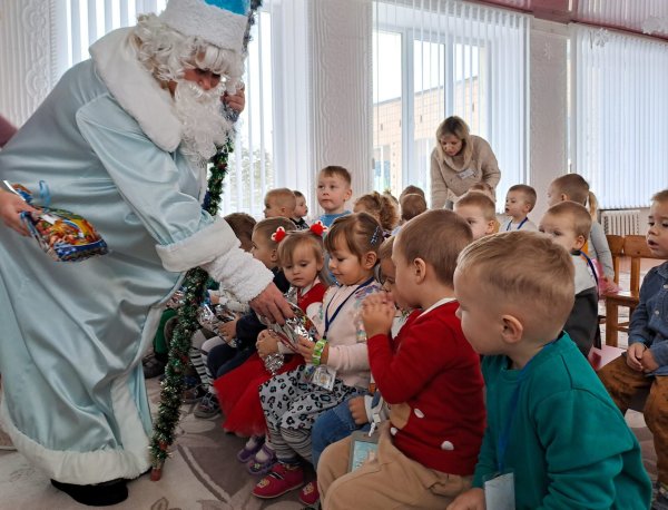 Найменші мешканці нашої громади отримали подарунки до свята