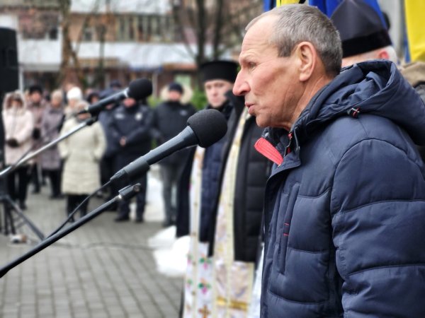 У Ковелі попрощалися з двома воїнами-захисниками Назарієм Бодняком та Вячеславом Тимченком У Ковелі попрощалися з двома воїнами-захисниками Назарієм Бодняком та Вячеславом Тимченком