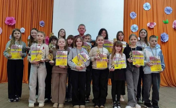 Учні ліцею №13 у Ковелі здобули Гран-прі та призові місця на міжнародному фестивалі «Вояж Париж»
