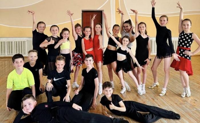 Клуб бального танцю «Модерн» проводить набір діток від 4 років