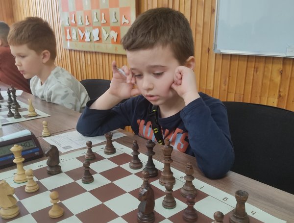 Змагались наймолодші: у КДЮСШ ім. Євгена Кондратовича проходив чемпіонат Волині з класичних шахів Змагались наймолодші: у КДЮСШ ім. Євгена Кондратовича проходив чемпіонат Волині з класичних шахів