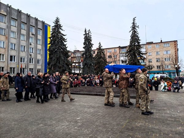 Йому назавжди 30: у Ковелі попрощались з молодим воїном Дмитром Павліковським