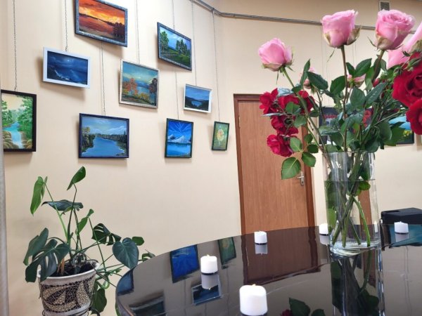 «Життя в кольорі»: у Ковелі відкрилася виставка Тетяни Скоматчук