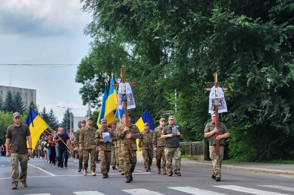 Ковель провів в останню путь двох Захисників — Юрія Лобашова та Олександра Дубука Ковель провів в останню путь двох Захисників — Юрія Лобашова та Олександра Дубука