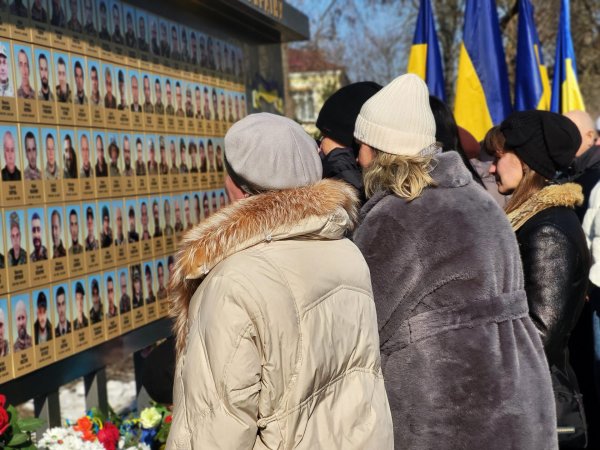 У третю річницю війни ковельчани вшанували пам’ять загиблих Героїв