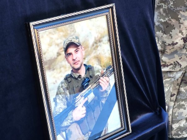 Ковель провів в останню путь захисника України Романа Ющенка Ковель провів в останню путь захисника України Романа Ющенка