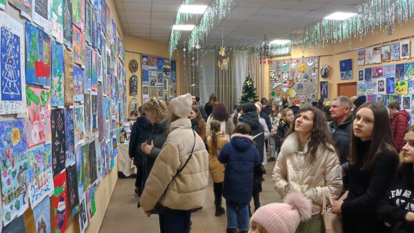 У галереї мистецтв — виставка учасників 29-го конкурсу дитячого малюнка «Зимовий калейдоскоп» У галереї мистецтв — виставка учасників 29-го конкурсу дитячого малюнка «Зимовий калейдоскоп»