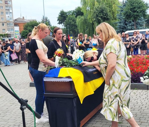 Ковель попрощався із Захисником України Віталієм Мартинюком Ковель попрощався із Захисником України Віталієм Мартинюком