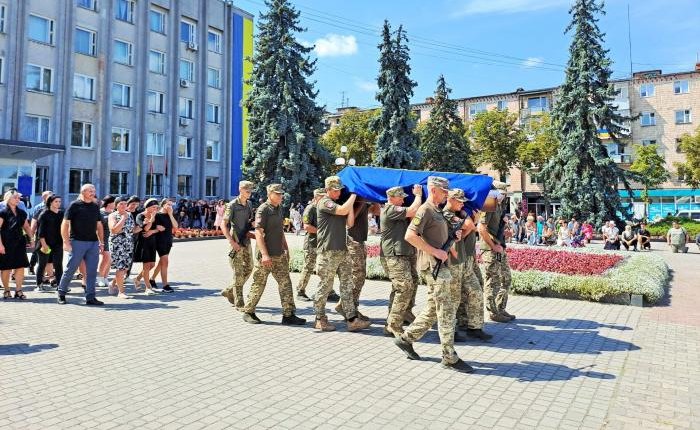 Ковельська громада віддала останню шану прикордоннику, Герою Станіславу Ковбу, який загинув на Сумщині
