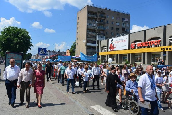 Хода на захист дітей і сім’ї об’єднала кількасот ковельчан ФОТО Хода на захист дітей і сім’ї об’єднала кількасот ковельчан ФОТО