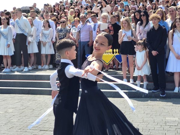 Третій фестиваль шкільного вальсу відбувся у Ковелі Третій фестиваль шкільного вальсу відбувся у Ковелі