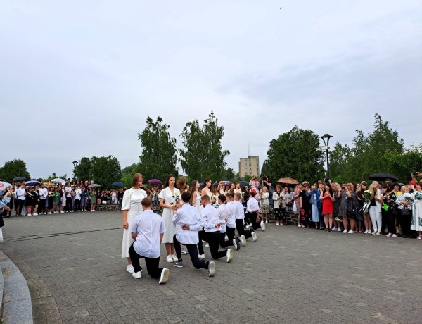 У Ковелі відбувся фестиваль шкільного вальсу У Ковелі відбувся фестиваль шкільного вальсу