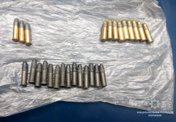Правоохоронці затримали ковельчанина з патронами у кишені Правоохоронці затримали ковельчанина з патронами у кишені
