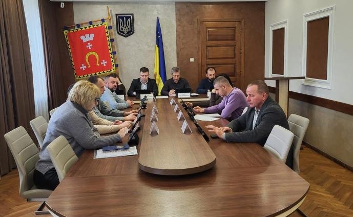 Які рішення прийнято на позачерговому засіданні виконкому