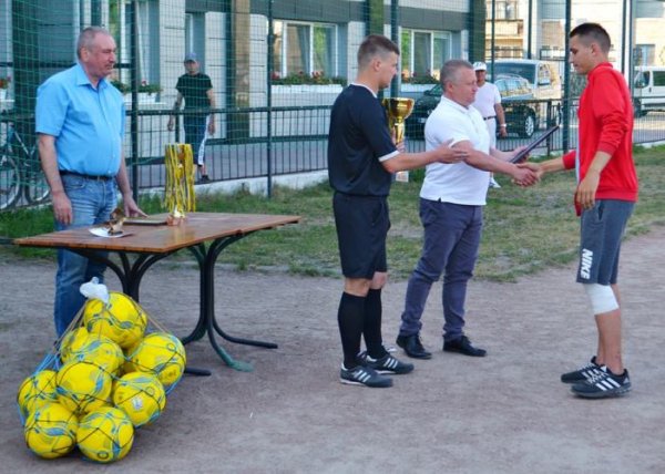 Команди ФЦ «Ковель-Волинь» нагороджені кубками