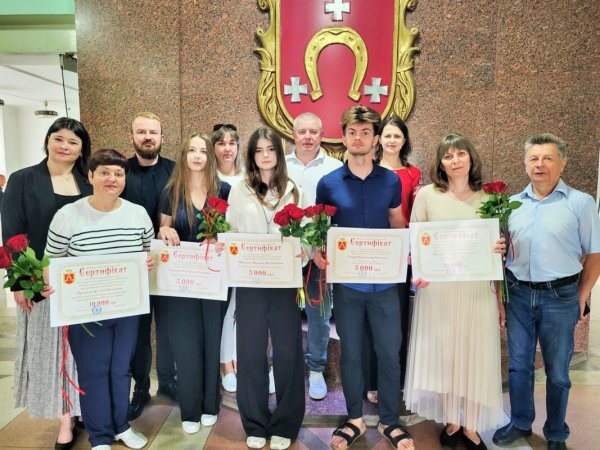 У Ковелі відзначили випускників із найкращими результатами НМТ та їхніх учителів