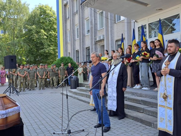 Ковельська громада віддала останню шану прикордоннику, Герою Станіславу Ковбу, який загинув на Сумщині