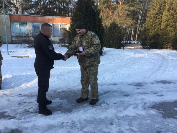 У Ковелі вручили почесні нагороди двом бійцям-добровольцям У Ковелі вручили почесні нагороди двом бійцям-добровольцям