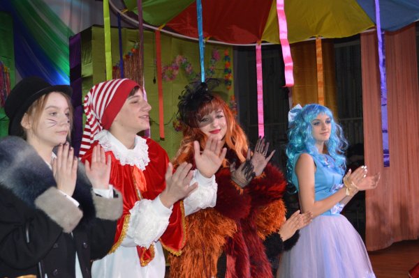 Юні актори театру “10 ряд 10 місце” знову грають для ковельчан “Таємницю золотого ключика”