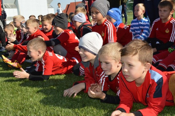 У Ковелі відбулось відкриття найбільшого на Волині футбольного поля зі штучним покриттям ФОТО У Ковелі відбулось відкриття найбільшого на Волині футбольного поля зі штучним покриттям ФОТО