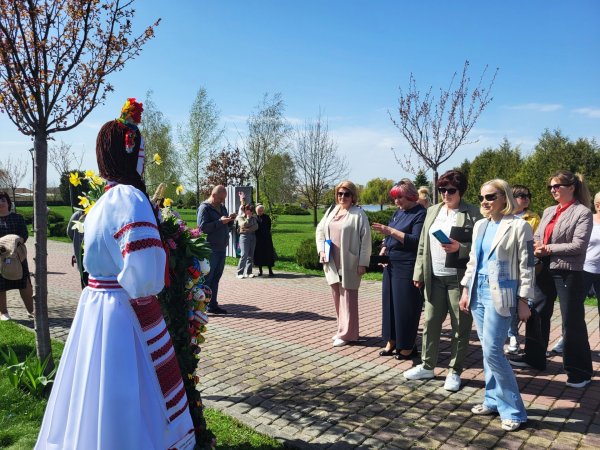 У Ковелі в парку Шевченка встановили Великодні композиції. Фото