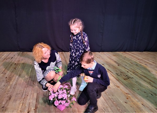 Весна прем’єр: ковельський театр «10 ряд 10 місце» підготував для ковельчан ще одну сучасну постановку