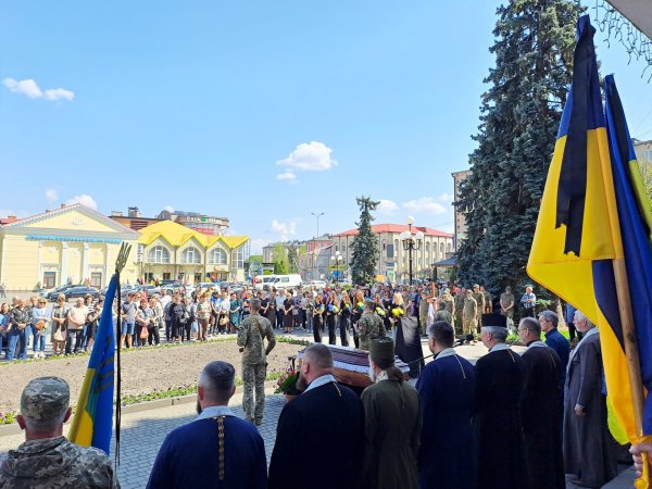 Сьогодні капітану Володимиру Котику мало б виповнитись 52 роки. Ковель попрощався зі своїм Героєм