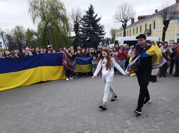 Ковель зустрів з полону військового Максима Муху Ковель зустрів з полону військового Максима Муху