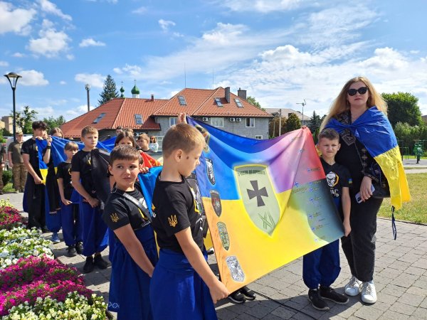 Ковельчани вшанували одну із головних національних святинь – Державний Прапор України