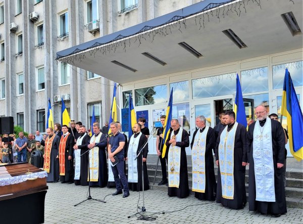 Ковельчани віддали останню шану Герою Юрію Корецькому Ковельчани віддали останню шану Герою Юрію Корецькому