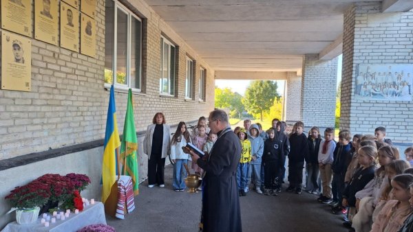 У школах Ковельської громади відкрили 49 меморіальних дошок полеглим Героям У школах Ковельської громади відкрили 49 меморіальних дошок полеглим Героям
