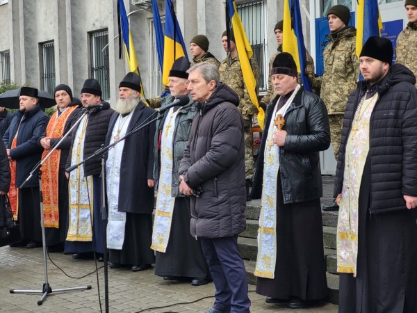 Ковель попрощався з Героєм Романом Кондратюком, який з липня вважався безвісти зниклим Ковель попрощався з Героєм Романом Кондратюком, який з липня вважався безвісти зниклим