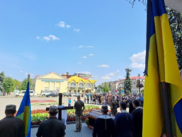 Ковельська громада віддала останню шану прикордоннику, Герою Станіславу Ковбу, який загинув на Сумщині