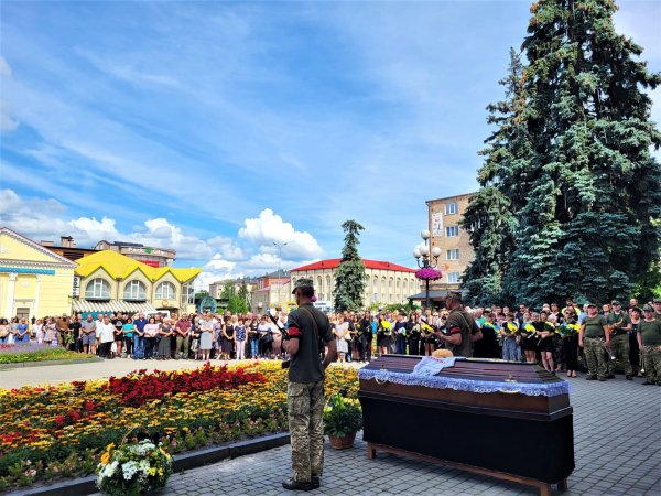 Ковельчани віддали останню шану Герою Юрію Корецькому Ковельчани віддали останню шану Герою Юрію Корецькому