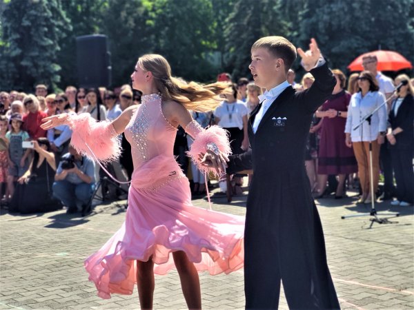 У Ковелі вперше відбувся фестиваль шкільного вальсу