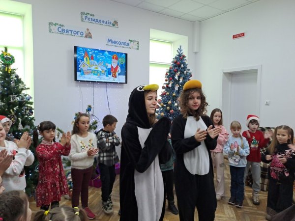 Зимові свята з турботою про дітей: ініціативи театру «10 ряд 10 місце» Зимові свята з турботою про дітей: ініціативи театру «10 ряд 10 місце»