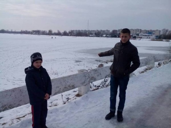 У Ковелі Максим врятував життя другокласнику Максимку, який провалився під лід на міському водосховищі. У Ковелі Максим врятував життя другокласнику Максимку, який провалився під лід на міському водосховищі.