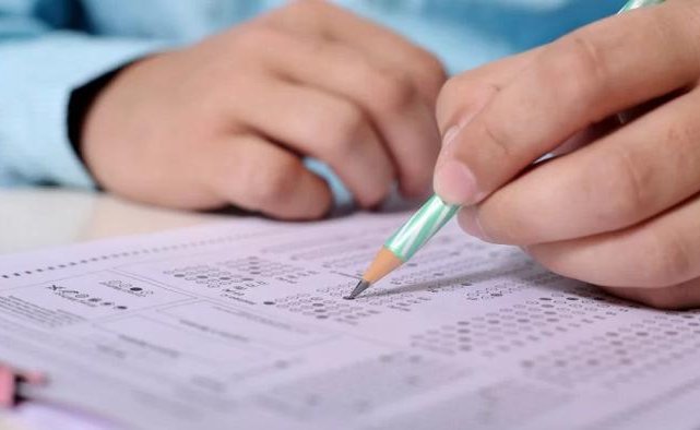 Учні 4 та 9 класів цього року не складатимуть державну підсумкову атестацію. Одинадцятикласники замість ЗНО – мультипредметний тест