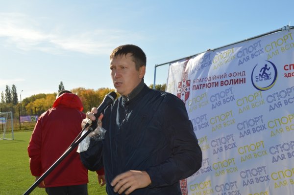 У Ковелі відбулось відкриття найбільшого на Волині футбольного поля зі штучним покриттям ФОТО У Ковелі відбулось відкриття найбільшого на Волині футбольного поля зі штучним покриттям ФОТО