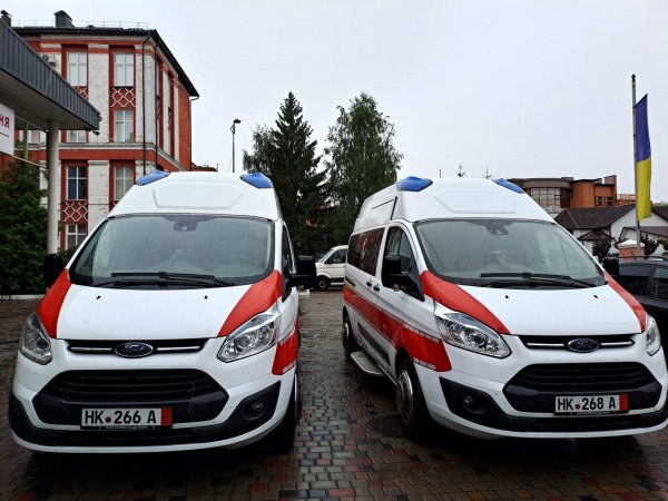 Друзі Ковеля з Вальсроде привезли для МТМО дві машини швидкої допомоги