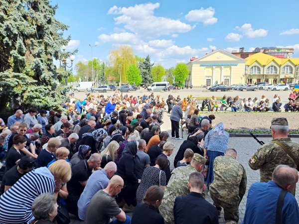 Сьогодні капітану Володимиру Котику мало б виповнитись 52 роки. Ковель попрощався зі своїм Героєм