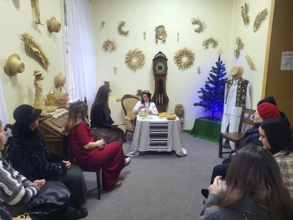 В історичному музеї відкрили персональну виставку солом’яних виробів майстрині Людмили Каменчук