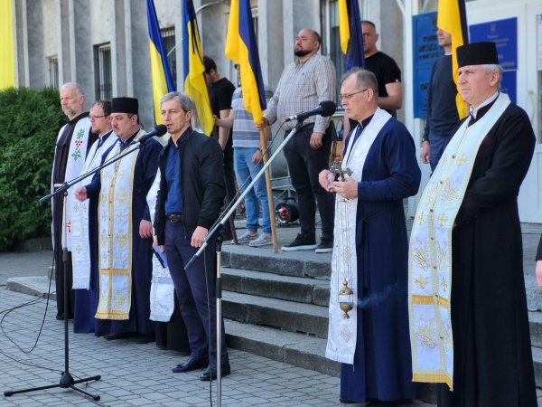 Ковельська громада провела в останню земну дорогу Героя Віктора Батюшкіна