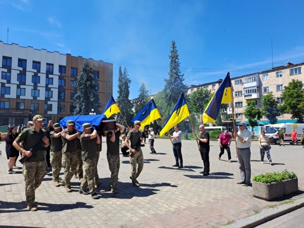 Ковель попрощався із захисником Олександром Шевченком, який знайшов тут свій дім Ковель попрощався із захисником Олександром Шевченком, який знайшов тут свій дім