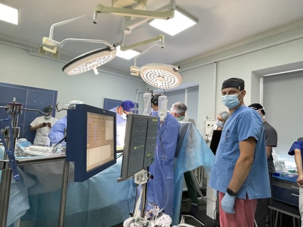 У Ковелі вперше в Україні успішно імплантовано пристрій довготривалої підтримки серця (LVAD)