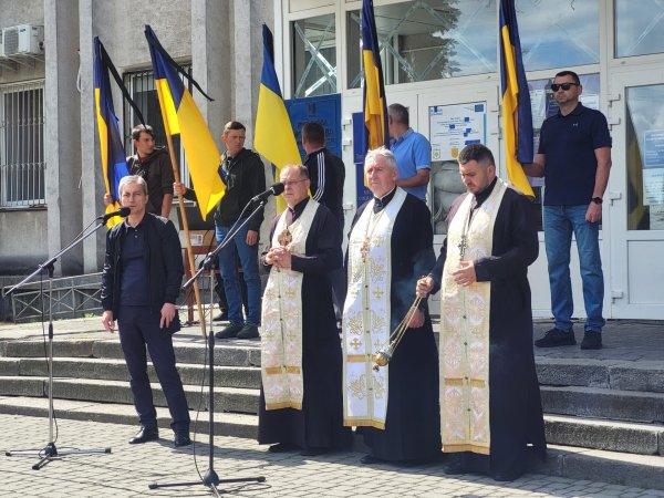 Довгий шлях до рідної землі: наша громада прощається з воїном Віктором Дорощуком, життя якого обірвалось у липні минулого року