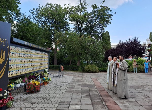 День Державності України: у Ковелі вшанували Героїв і вручили державні та міські нагороди